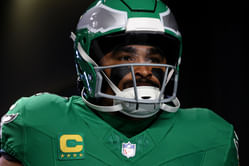 Michael Irvin sounds off as referees disallow Giants' fumble recovery after Jalen Hurts' drop during 'tush push'