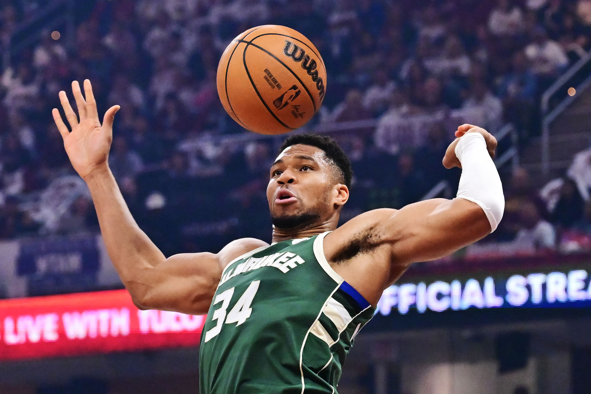 Top 10 teams after Week 1 with San Antonio Spurs and OKC Thunder 2 Giannis Antetokounmpo of the Milwaukee Bucks. (Photo: IMAGN)