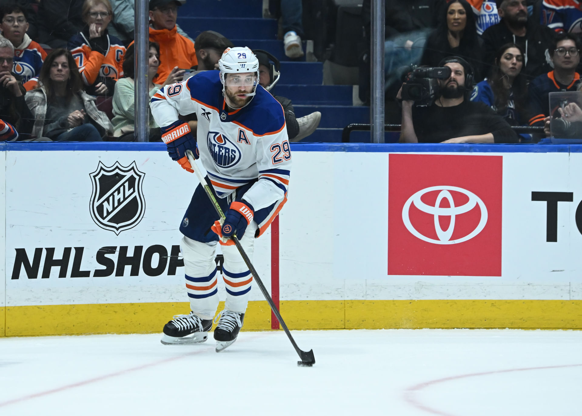 NHL: Edmonton Oilers at Vancouver Canucks - Source: Imagn