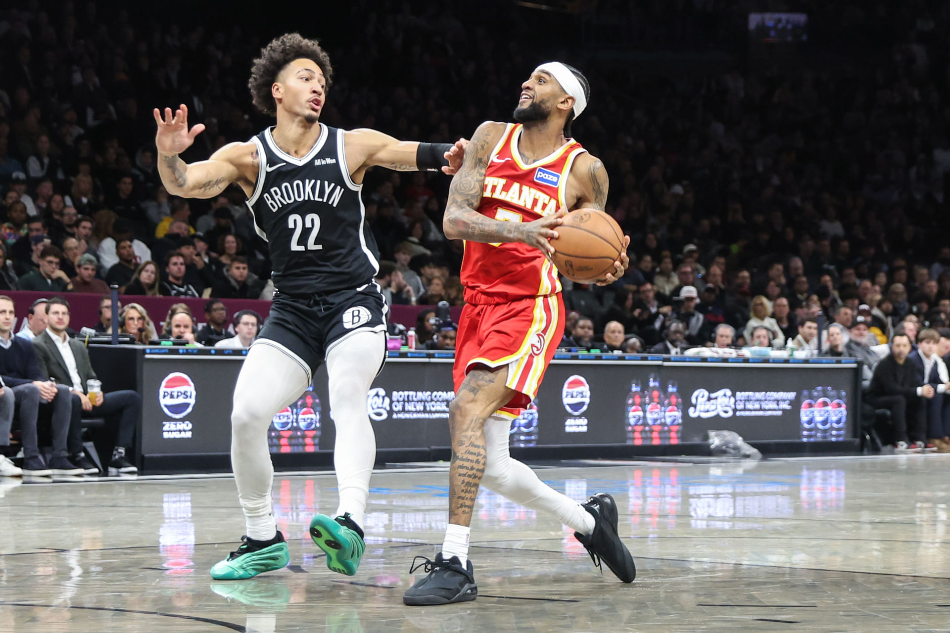 Hawks All-Star suffers brutal leg injury and undergoes MRI 2 Hawks beat Nets without Trae Young in second half. (Photo: IMAGN)