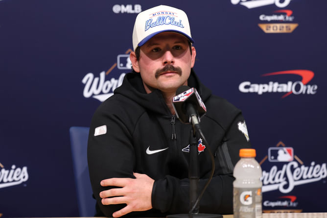 Davis Schneider family affair: Sister Madeline claps back at criticism against his leadoff role; Blue Jays star teases dad about 'dumb' Meta glasses