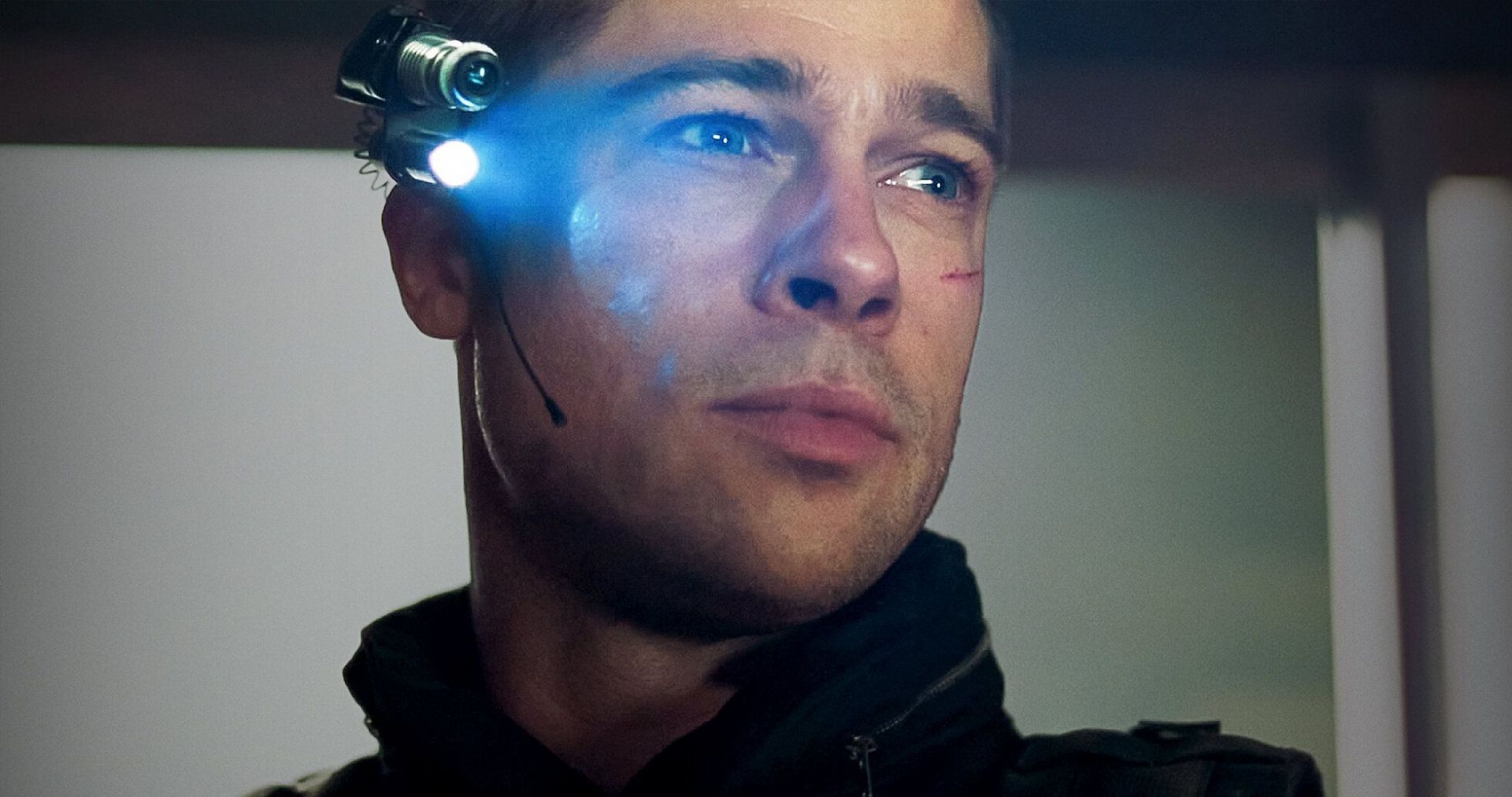 Mr. &amp; Mrs. Smith (2005) (Image via Netflix)