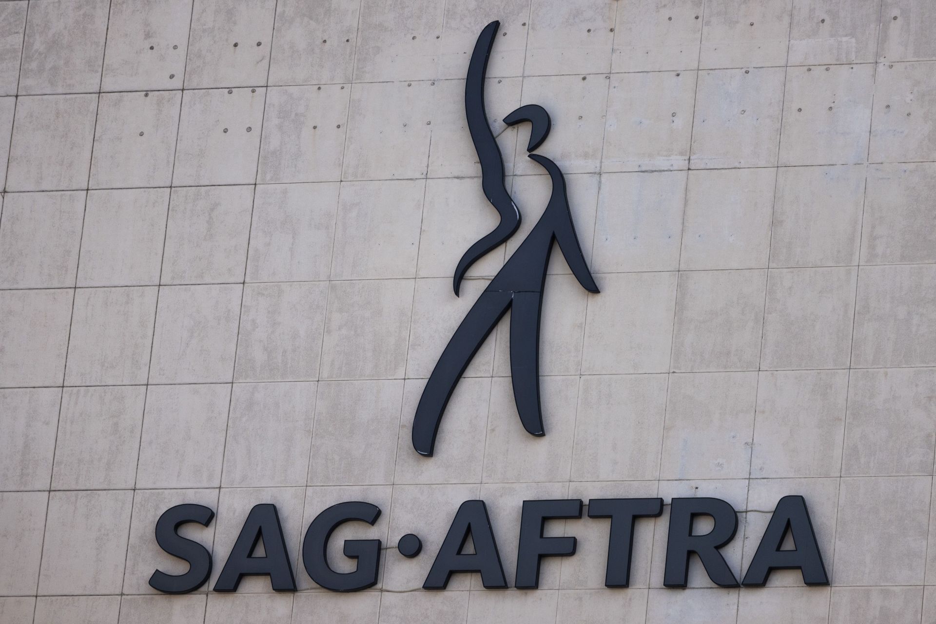 the SAG-AFTRA building in Los Angeles, CA - Source: Getty