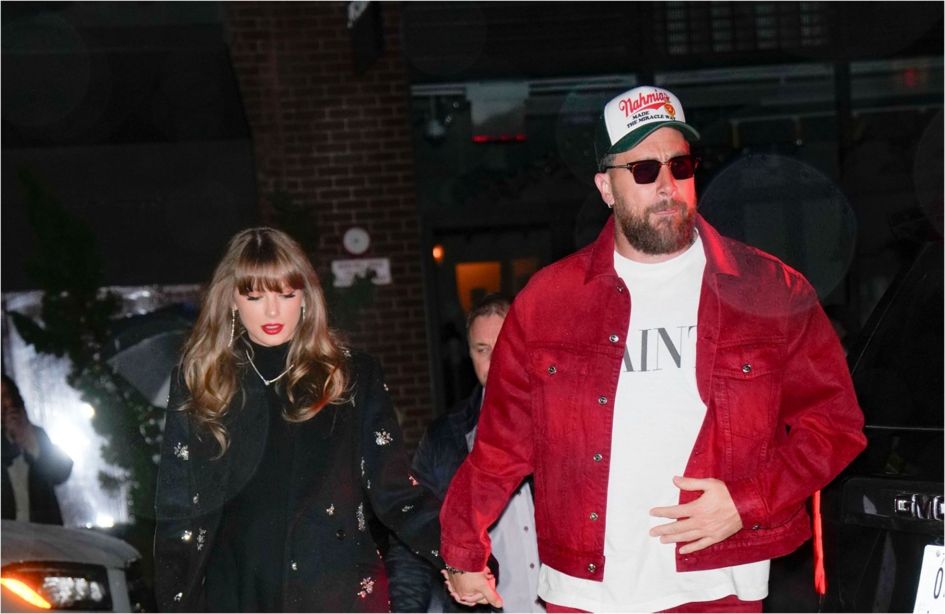 Taylor Swift reveals how Travis Kelce 