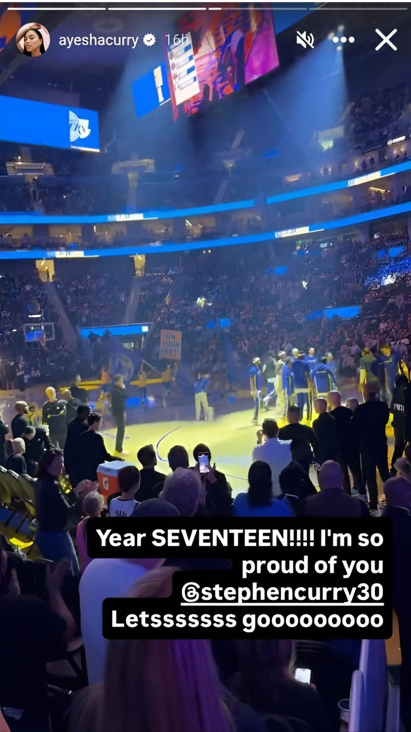 [Credit: IG/@ayeshacurry]