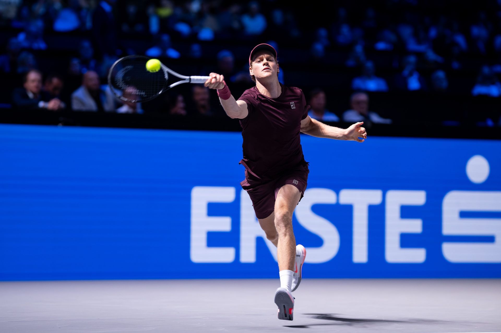 Jannik Sinner hits a forehand during his first-round match against Daniel Altmaier (not in picture) at the 2025 Vienna Open (Source: Getty)