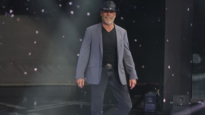 Shawn Michaels pushed WWE to sign 19-year-old sensation, "I wasn't gonna get signed"