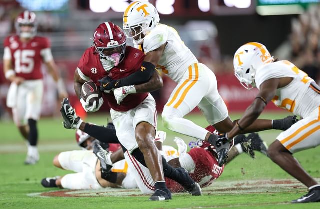 Refs got paid from Vegas": CFB fans blast referees for "blatant rigging"  after questionable ruling on Tennessee's final drive vs. Alabama