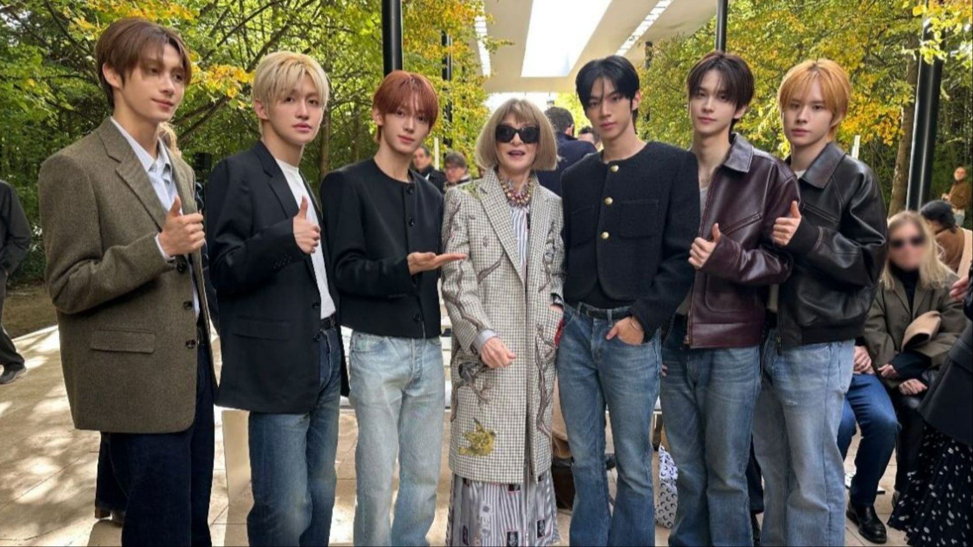 TWS with Anna Wintour at Paris Fashion Week (Image via Instagram/@tws_pledis)