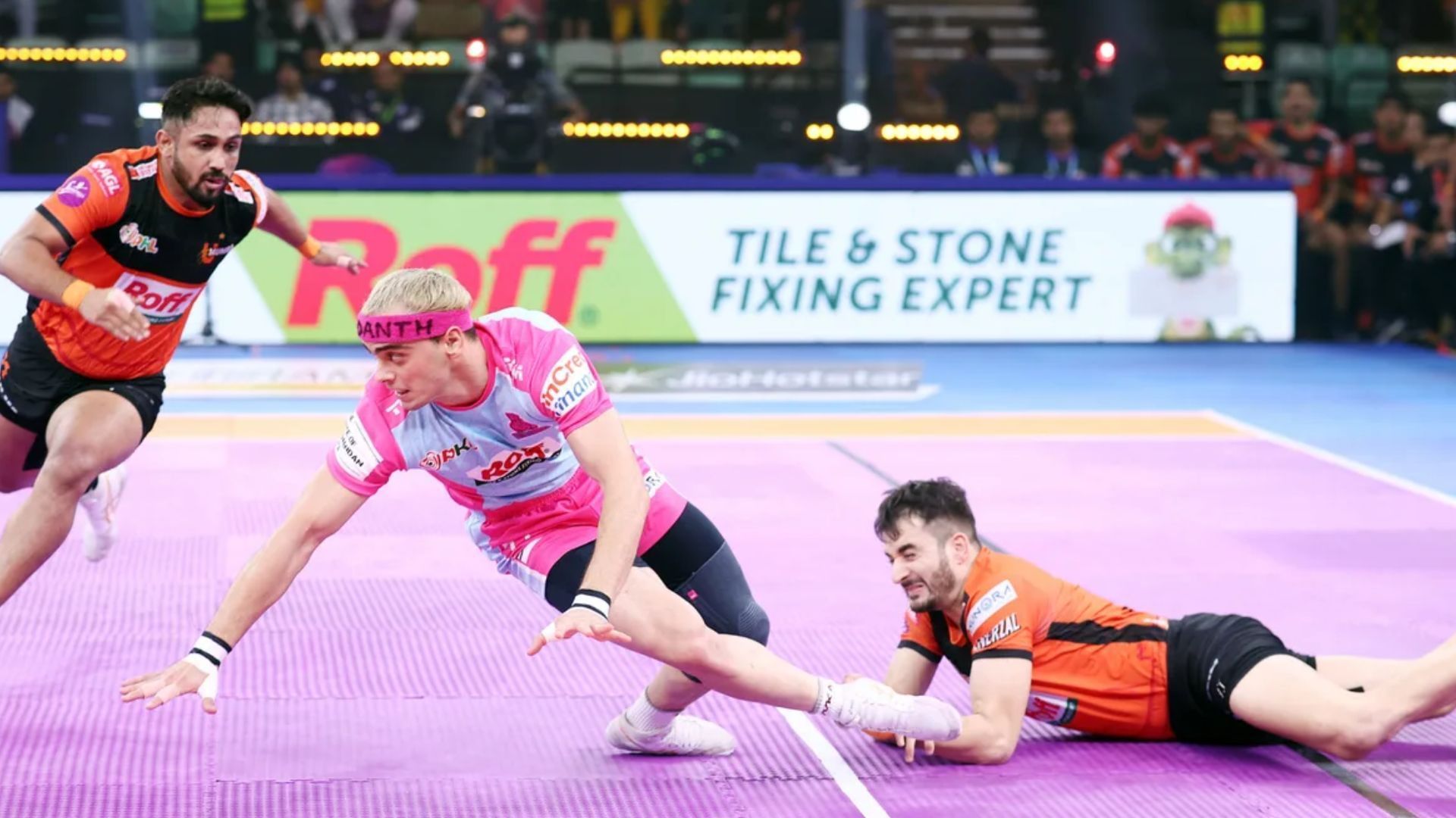 Ali Samadi in action for Jaipur Pink Panthers (Image Credits: PKL)