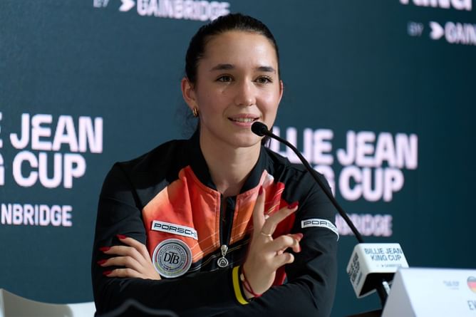 WATCH: Bizarre scenes as Eva Lys forced to give her post-win interview in complete darkness after unexpected blackout at Japan Open