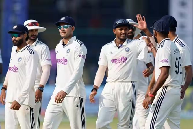 "How can you give singles so easily?" - Aakash Chopra criticizes Shubman Gill's captaincy on Day 4 of IND vs WI 2025 2nd Test