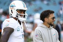 "Can't win when HC doesn't enforce discipline": 2x Patriots SB champ calls for Mike McDaniel's firing after Tua Tagovailoa's comments