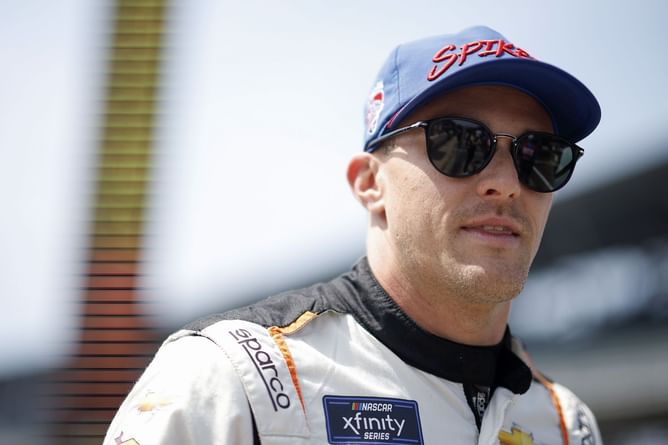 Parker Kligerman’s former team puts hauler and tractor on Facebook marketplace for $350,000