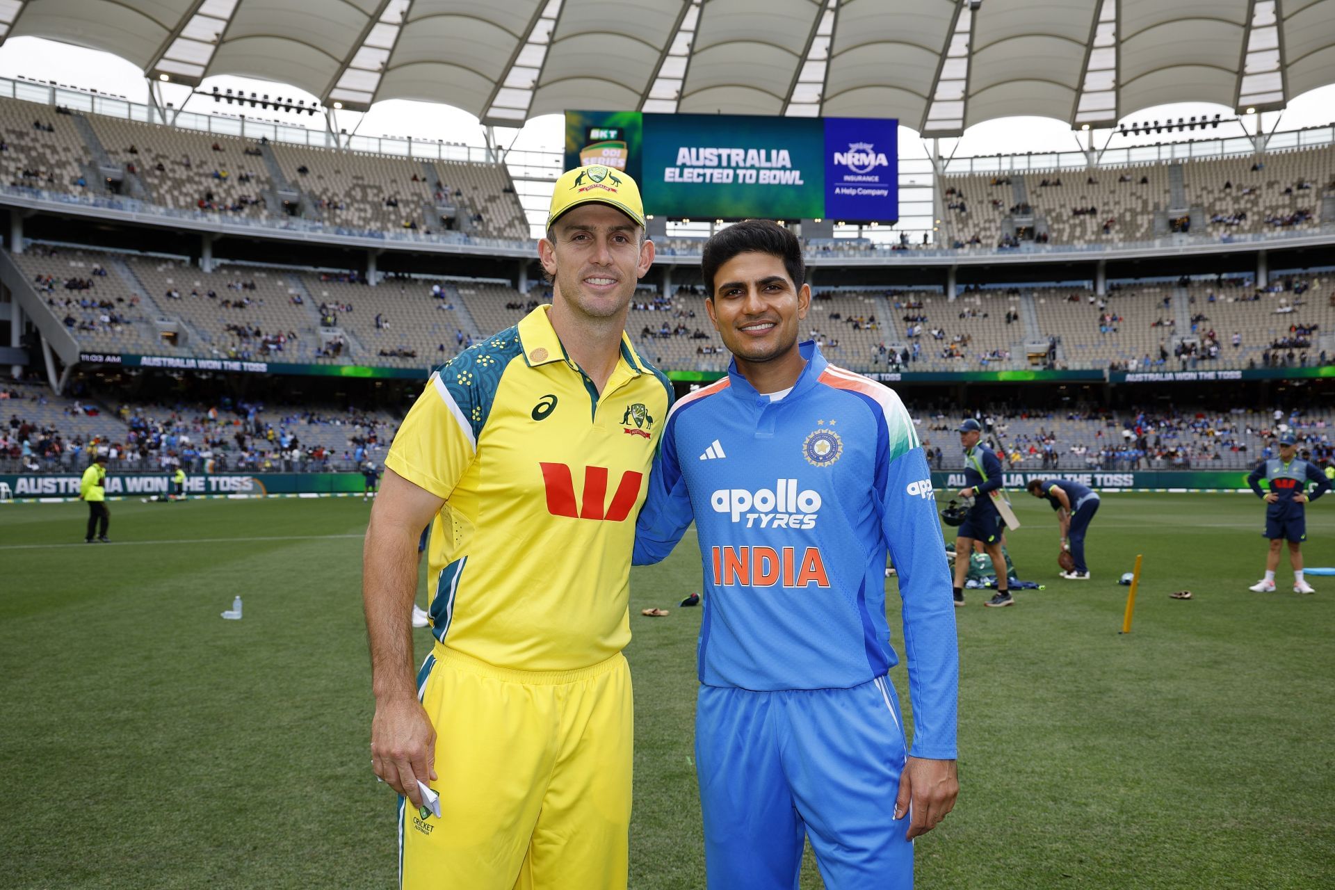 Shubman Gill and Mitchell Marsh during toss. (Credits: Getty)