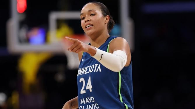 "Coaches and players were complaining" - Napheesa Collier gets 100% real with Kamala Harris about taking on Cathy Engelbert