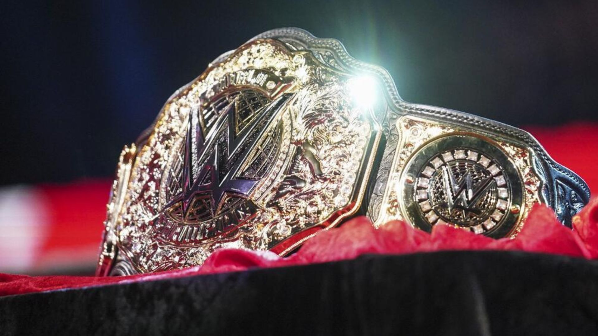 World Champion breaks silence after turning heel on WWE show