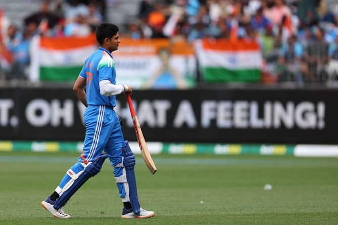 Shubman Gill falls to an innocuous delivery as India left in further trouble in AUS vs IND 2025 1st ODI [Watch]