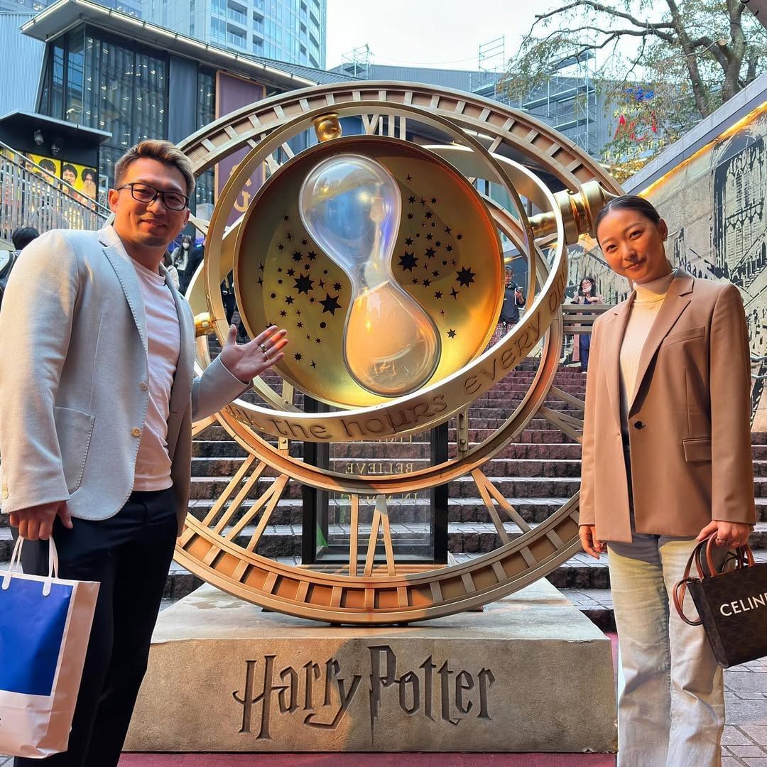 Seiya Suzuki with wife Airi.(airihatakeyama/Instagram)