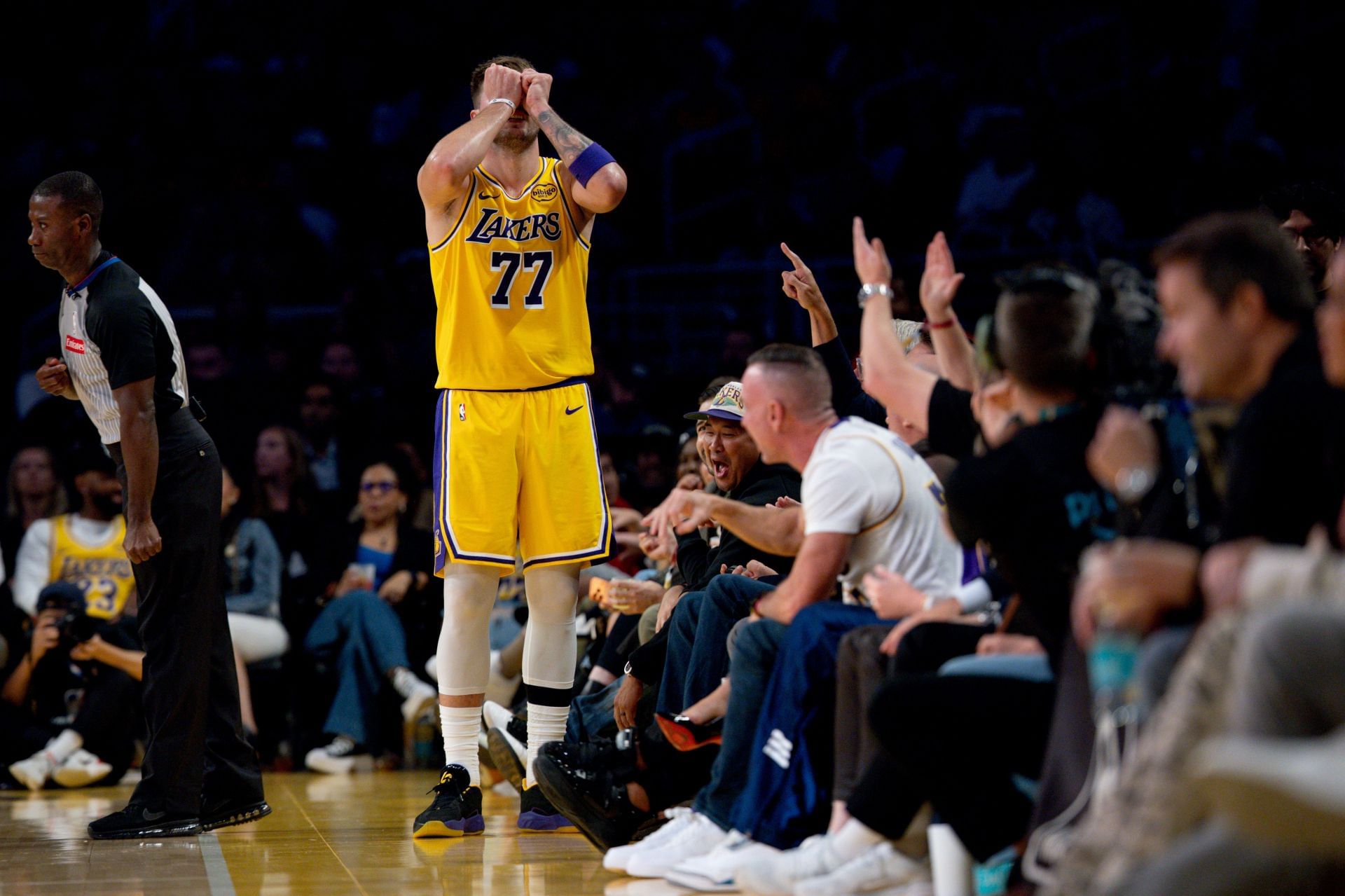 Los Angeles Lakers guard Luka Doncic (77) reacts on the baseline during the first half of an NBA basketball game against the Minnesota Timberwolves at Crypto.com Arena on Friday, Oct. 24, 2025 in Los Angeles, CA. (Eric Thayer / Los Angeles Times via Getty Images)