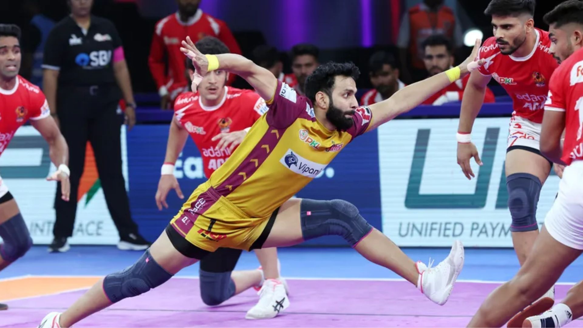 Telugu Titans skipper Vijay Malik in action (Image Credits: PKL)