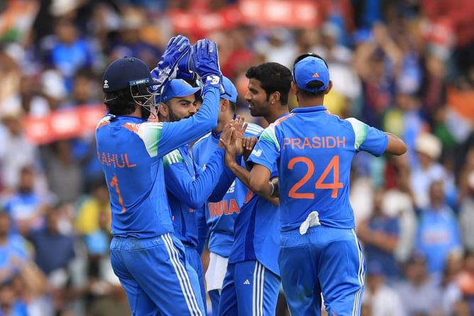 Virat Kohli takes spectacular catch as Washington Sundar dismisses Matthew Short for 30 in AUS vs IND 2025 3rd ODI [Watch]