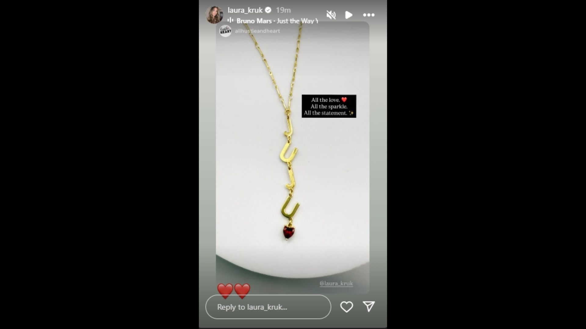Another glimpse of the custom piece made for Laura Kruk. (Photos via Laura Kruk&#039;s Instagram Story)