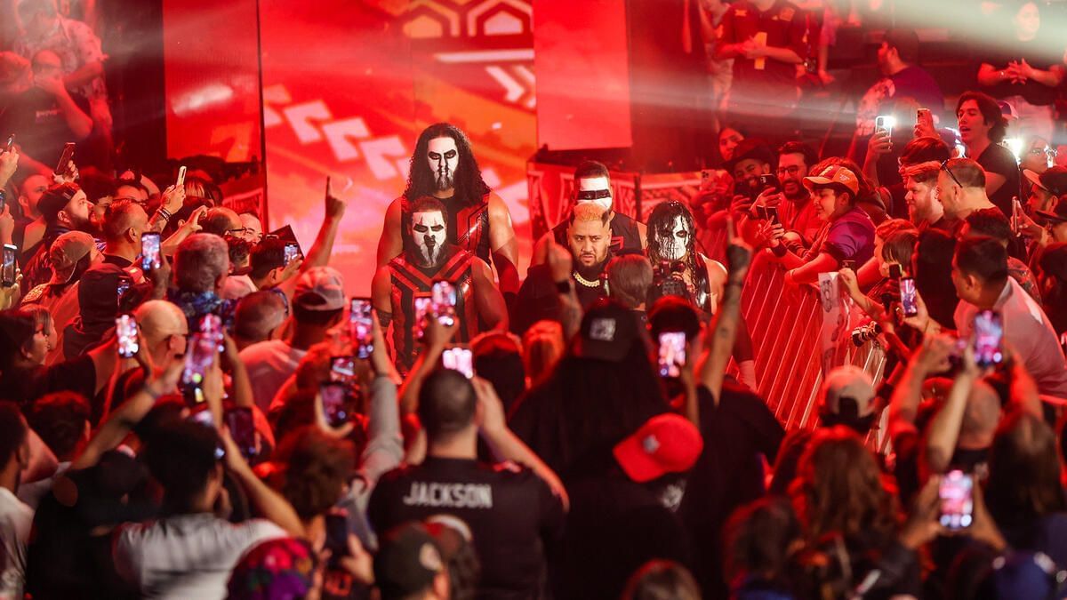 7-time WWE champion to replace Uncle Howdy & help Wyatt Sicks against MFT tonight? SmackDown possibility explored