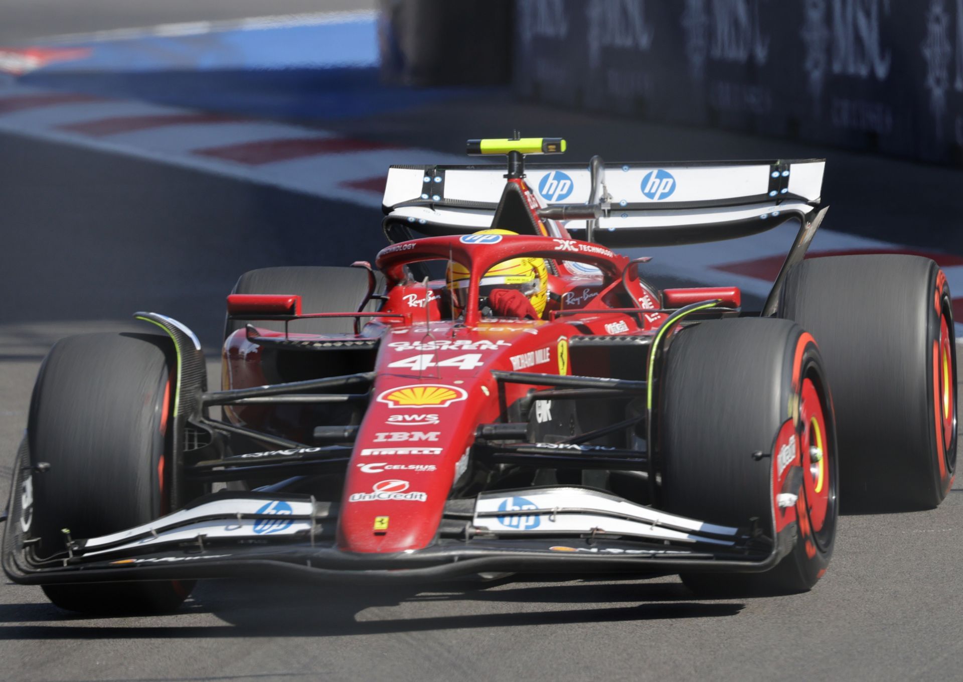 Lewis Hamilton driving the Ferrari SF-25 at the 2025 F1 Grand Prix of Mexico - Source: Getty