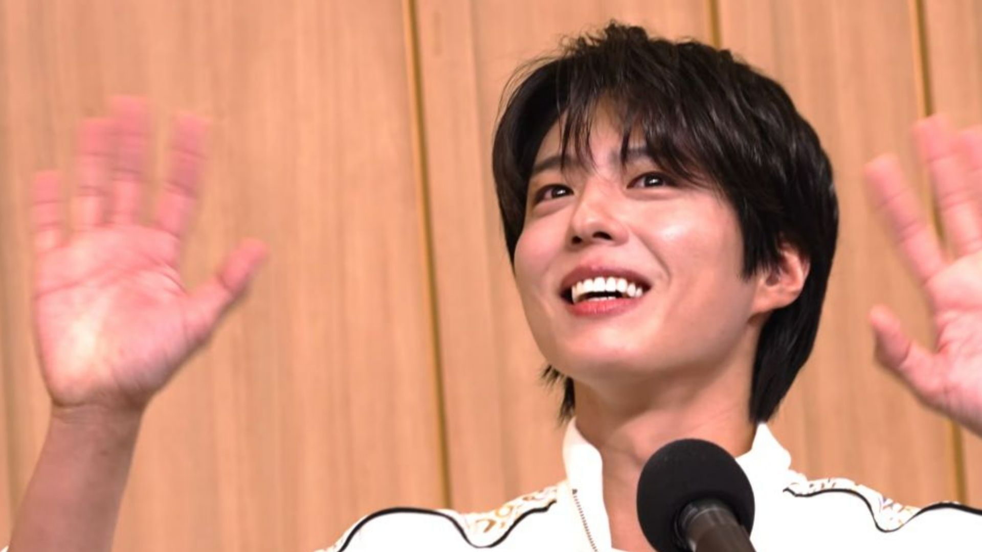 Park Bo-gum on 2 O&rsquo;Clock Escape Cultwo Show (Image via YouTube/SBS Radio)