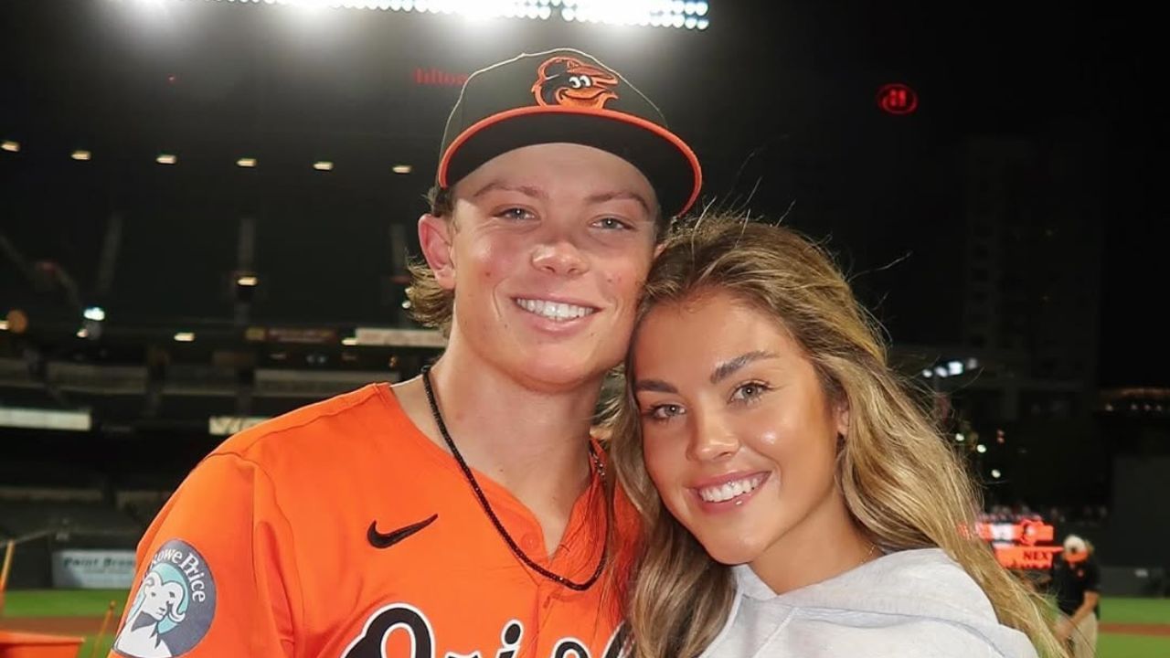 Esposa de Jackson Holliday Revela Momentos Íntimos e Divertidos da Pré-Temporada com o Marido e o Cão
