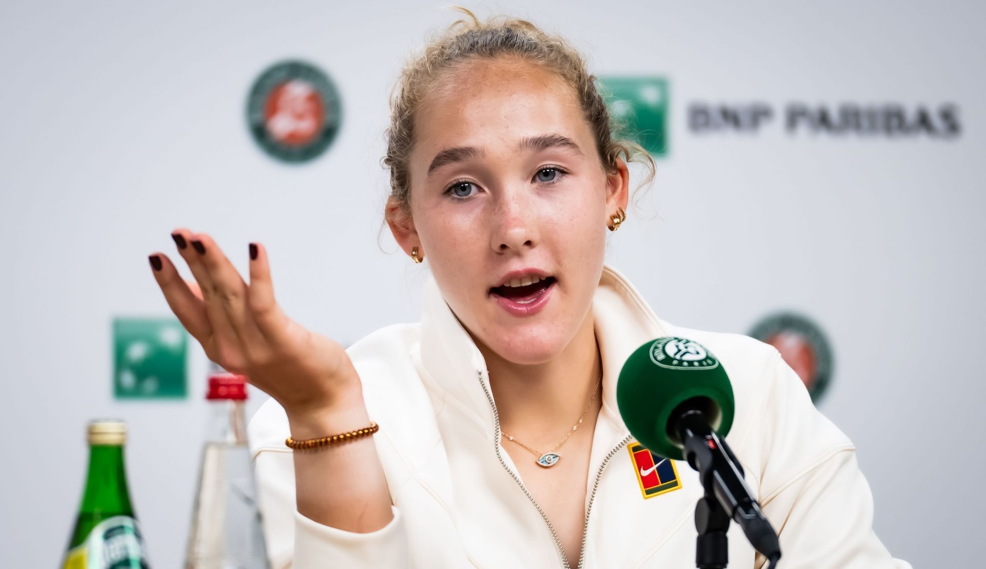 Mirra Andreeva during a press conference at the 2025 French Open (Source: Getty)