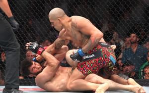 "You can’t give excuses" - Alex Pereira reacts to Magomed Ankalaev reportedly carrying rib injury into UFC 320 rematch