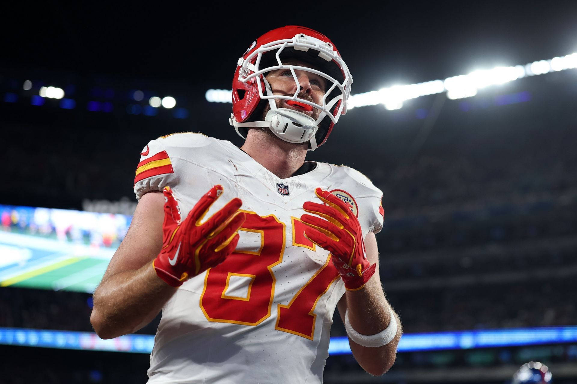 Travis Kelce #87 of the Kansas City Chiefs in action during the NFL 2025 game against the New York Giants (Image via  Getty)