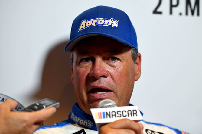 NASCAR veteran Michael Waltrip proposes letting all Round of 8 drivers fight for the championship
