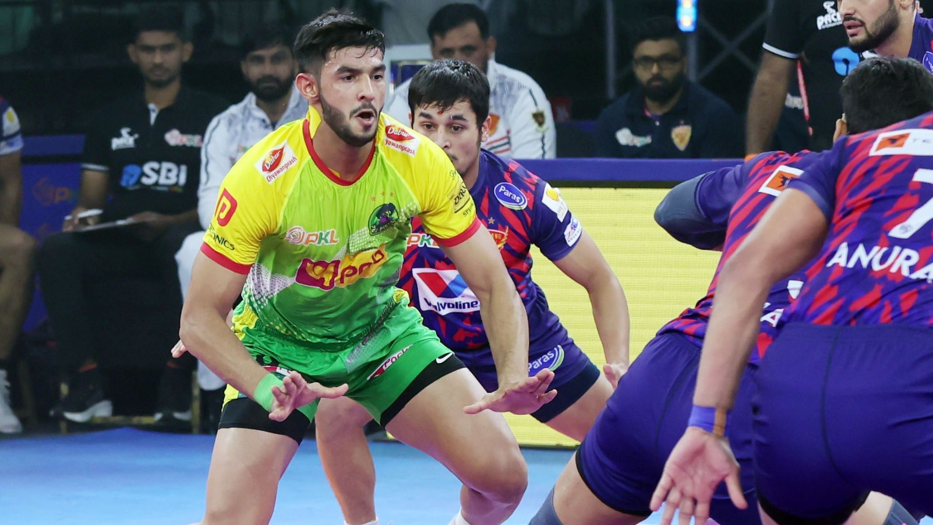 Ayan Lohchab during a raid in Pro Kabaddi 2025 (Image Credits: PKL)