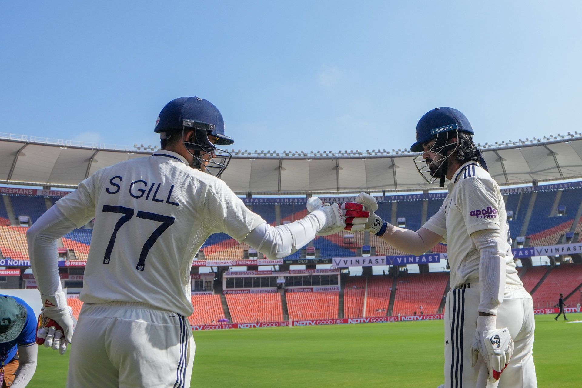 Shubman Gill and KL Rahul ahead of the start of Day 2 (Credits: X/BCCI)