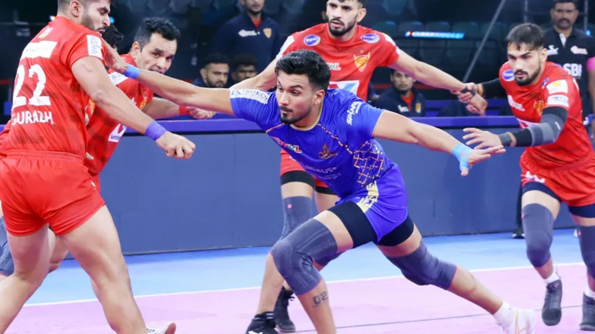 Arjun Deshwal in action (Image Credits: PKL)