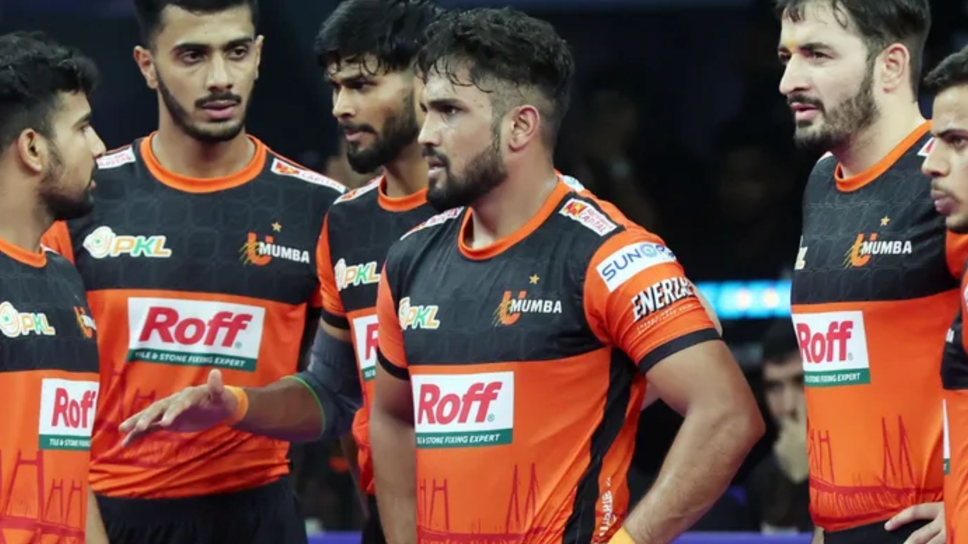 U Mumba skipper Sunil Kumar (centre) (Image Credits: PKL)