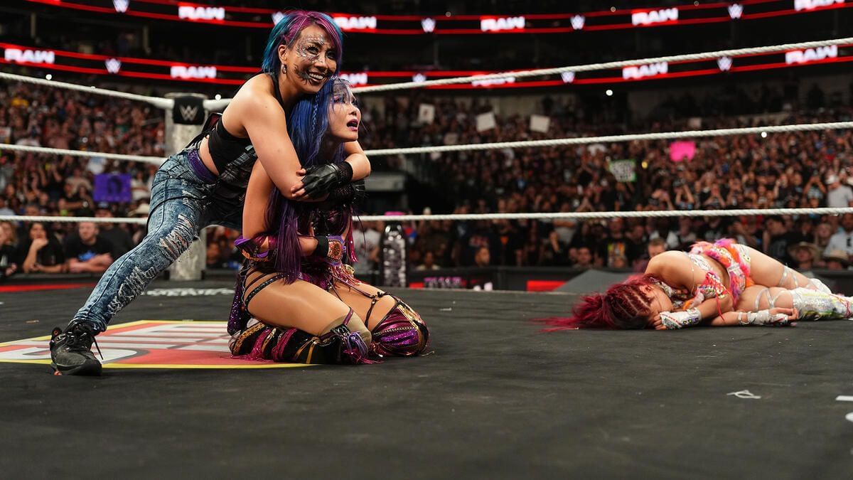 Asuka and Kairi Sane on RAW this week [Image: WWE.com]