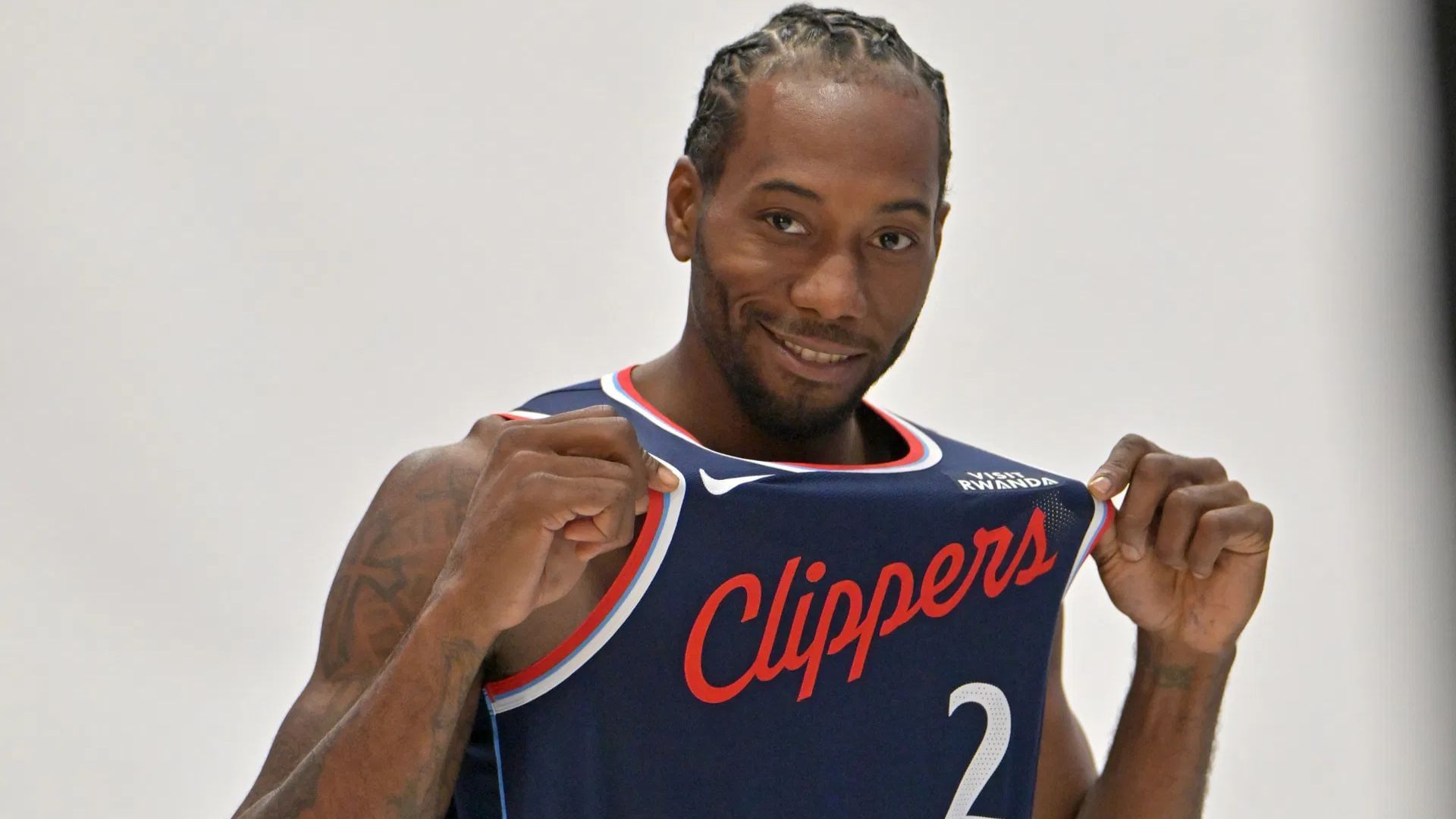 Kawhi Leonard jokes about contents of mystery cup