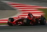 Michael Schumacher realizando uma sessão de testes de F1 - Fonte: Getty