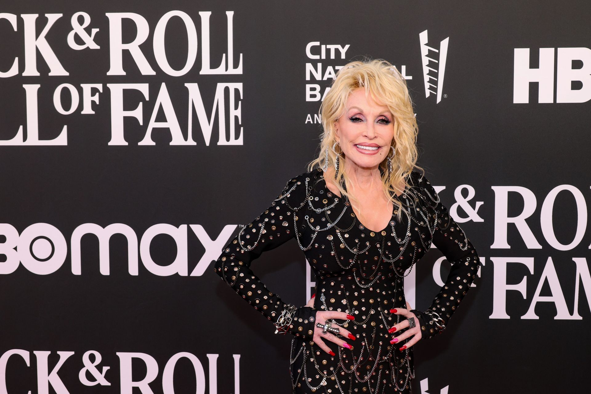  Dolly Parton at the Annual Rock &amp; Roll Hall Of Fame Induction Ceremony (Image via Getty Images)