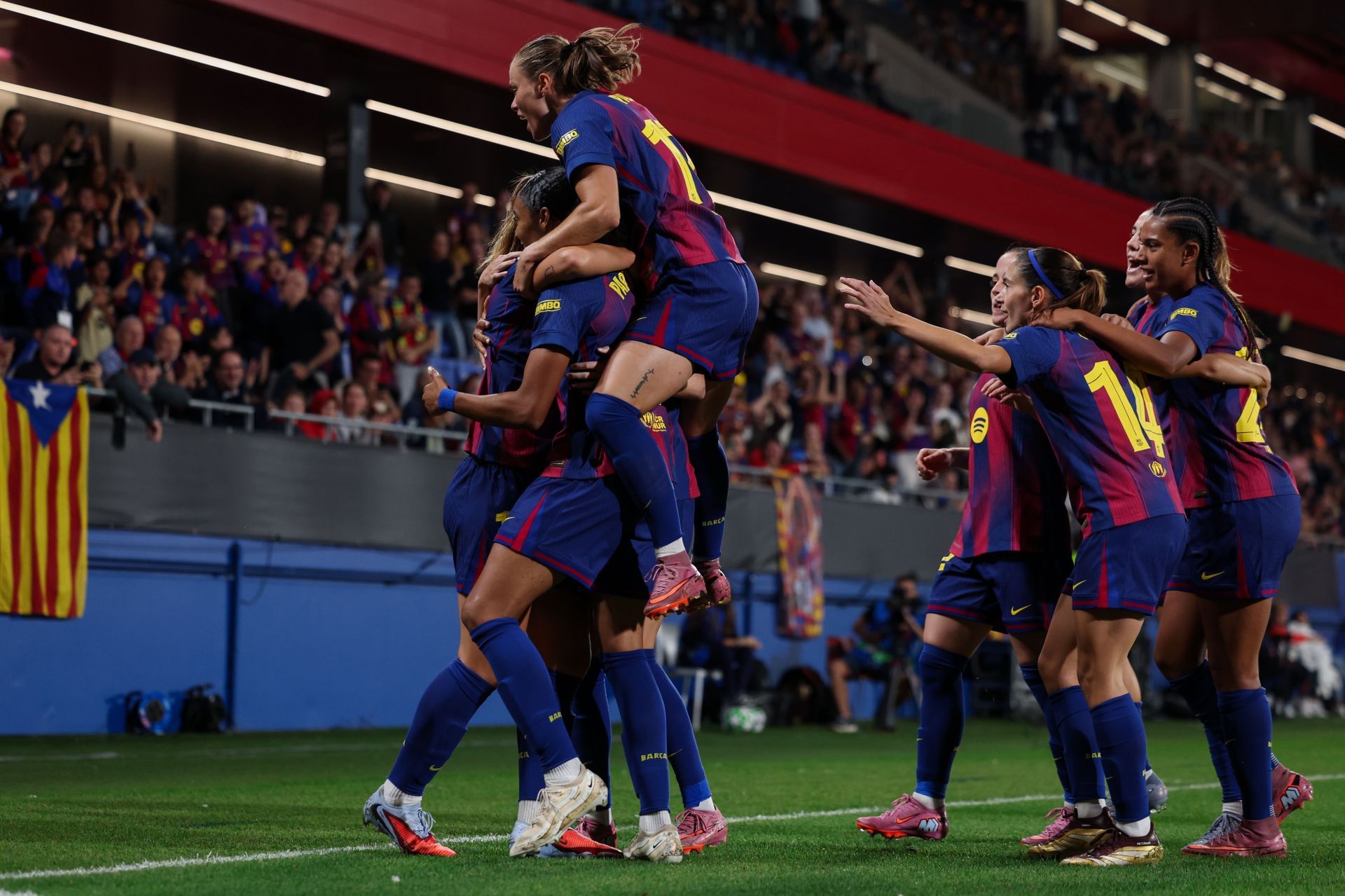 FC Barcelona v FC Bayern M&uuml;nchen - UEFA Women
