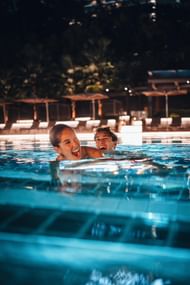 "With my number 1 fan after a good day. Good night!" Russell on X as he celebrates Singapore GP pole position with Carmen Mundt