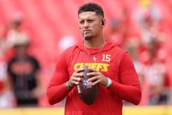 "Beyond absurd," "Refs love Mahomes": NFL fans call out referees for overturning "blatant" PI call after Patrick Mahomes "complains" with officials