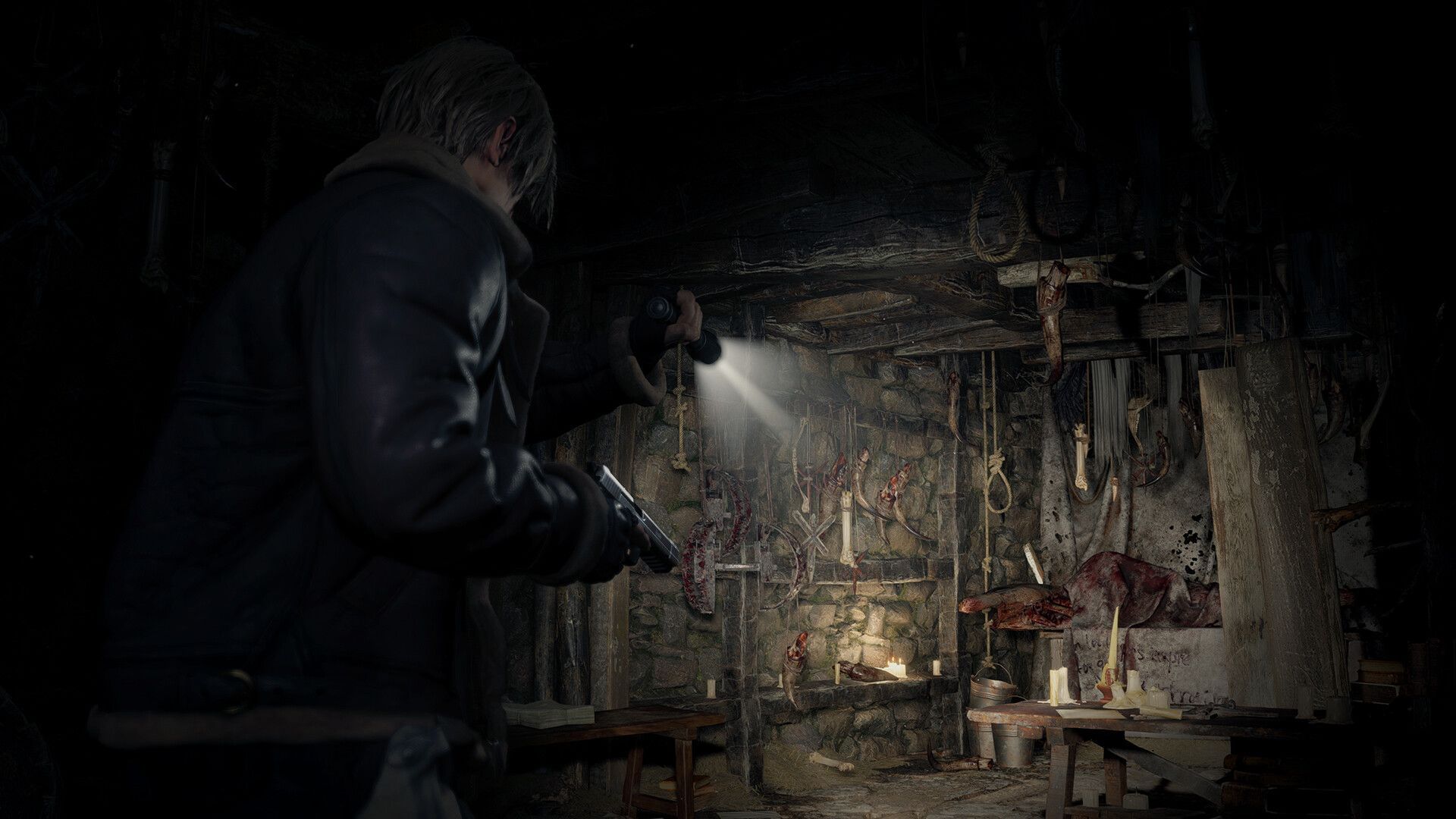 Leon investigating in Resident Evil 4 remake (Image via Capcom)