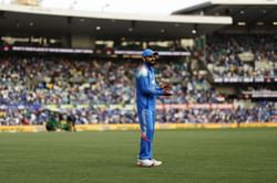 Virat Kohli in intense tactical discussion with Shubman Gill during AUS vs IND 2025 3rd ODI [Watch]