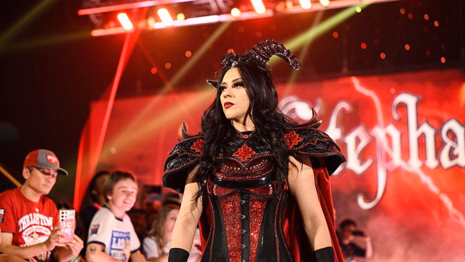 Wrestling veteran backs Stephanie Vaquer to win big at Crown Jewel - "She has caught the fans by storm" (Exclusive)