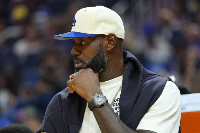 Lakers insider explains why LeBron James should retire with the Lakers for his legacy